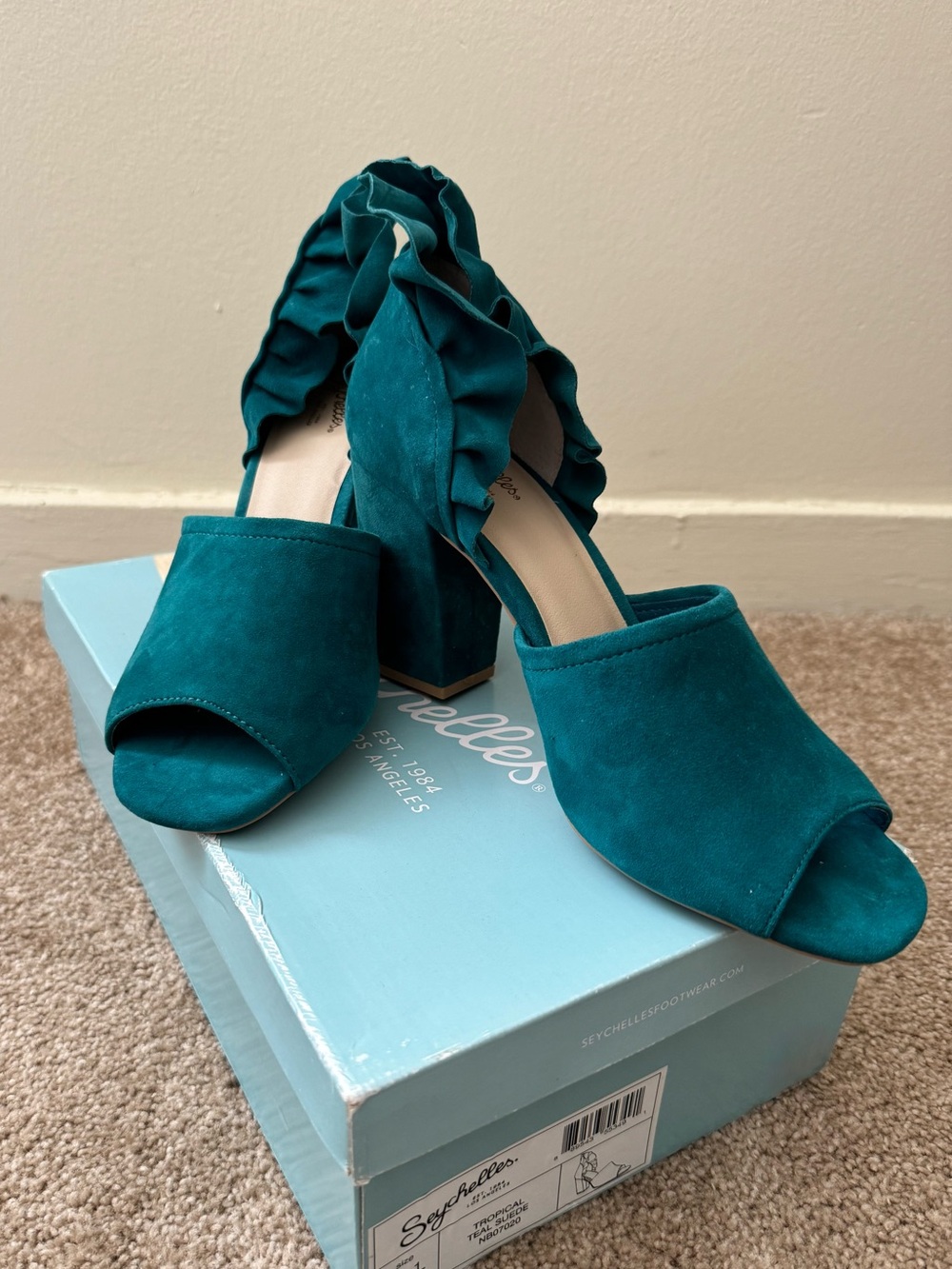 Seychelles Teal Suede Ruffle Ankle Strap Heels Size 9.5 NWOB
